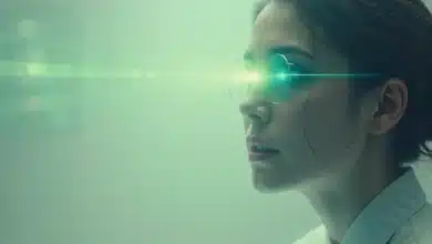 Una giovane imprenditrice che emette raggi laser dagli occhi